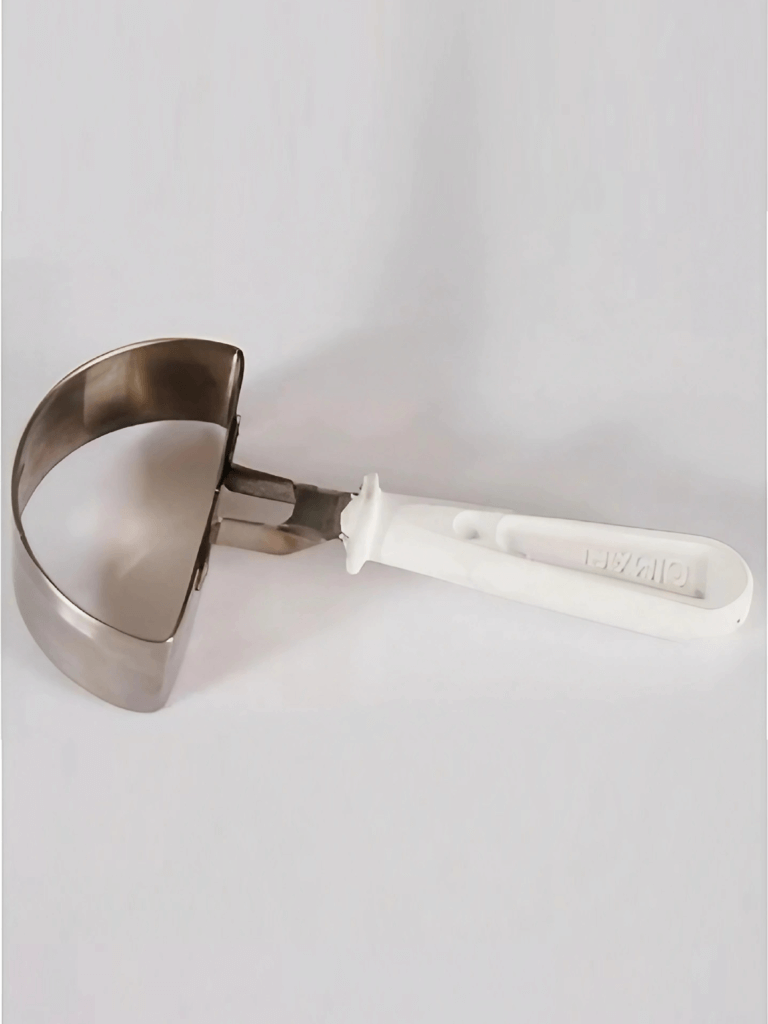 RASPADOR DE CHOCOLATE MODELO MEIA LUA (INOX) RS CÓD: 00464